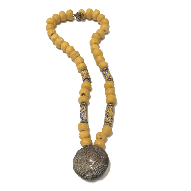Collier avec pendantif SPIRALE