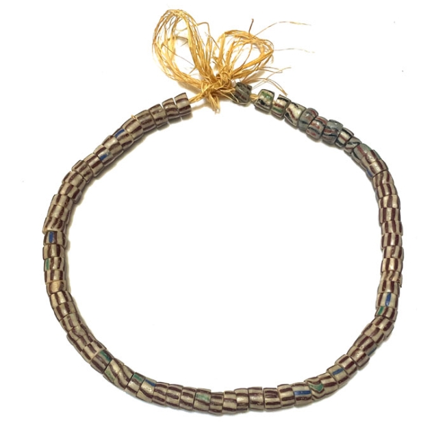 Collier de perles KROBO du Ghana
